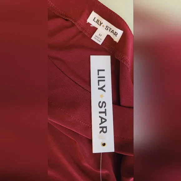 🔥2For$20 Lily Star Blouse Size Medium Dark Red Burgandy NEW - Picture 6 of 6